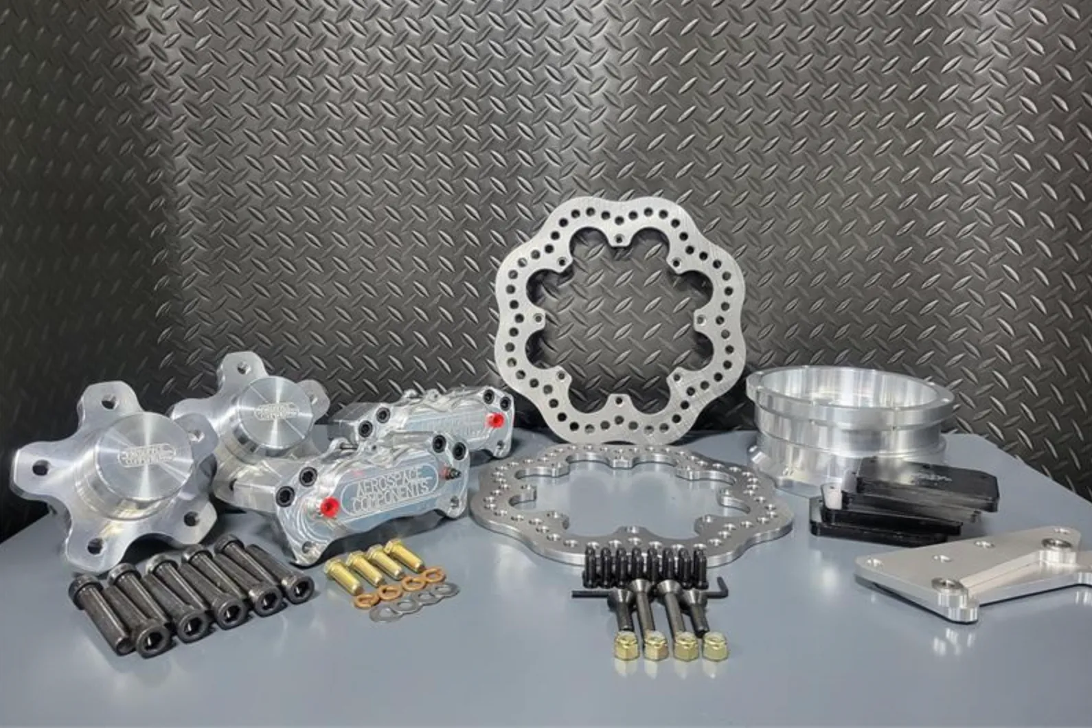 4 Piston Pro-Lite Brake and Hub Package 05-14 Mustang