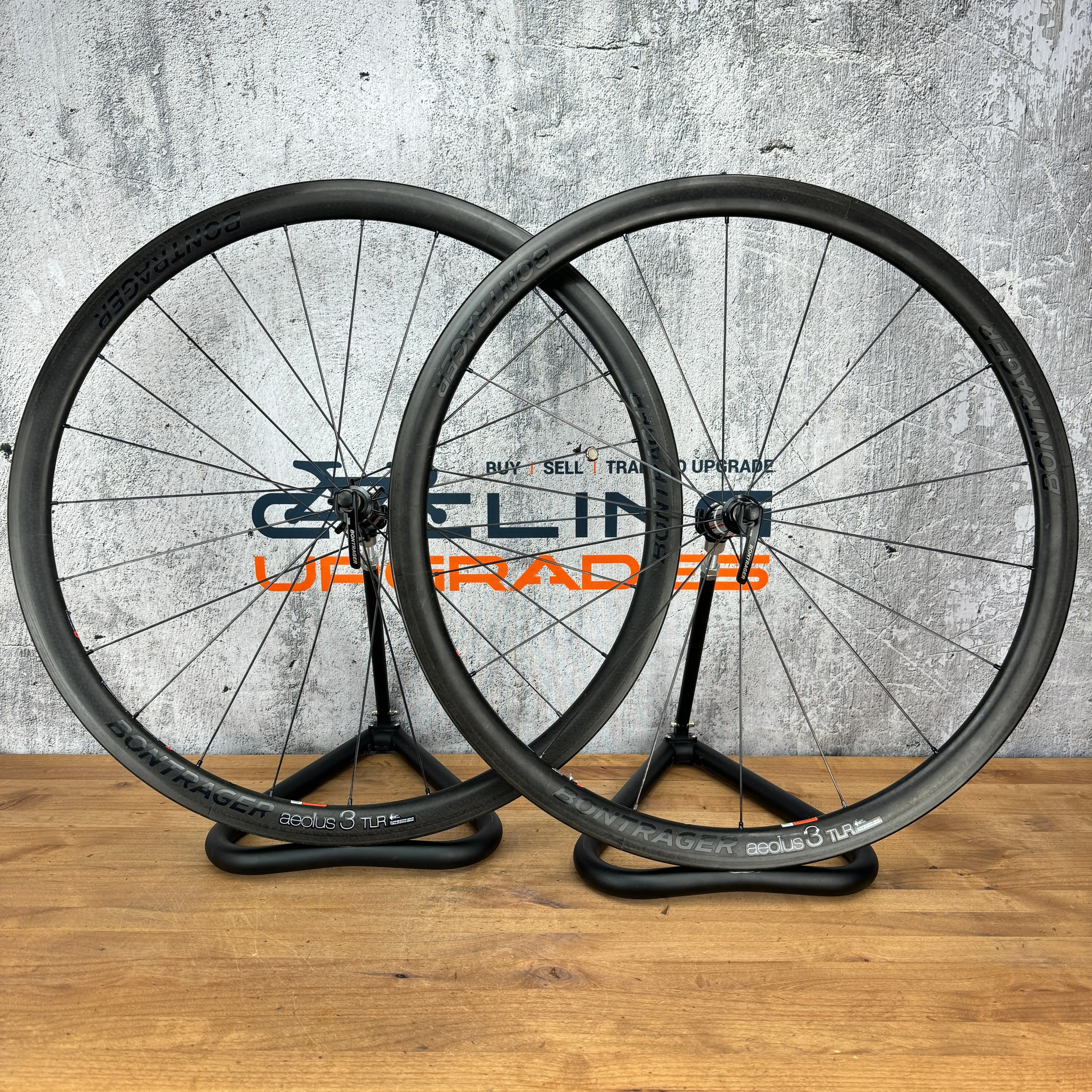 Bontrager Aeolus 3 TLR Carbon Tubeless Road Bike Wheelset 700c 1388g