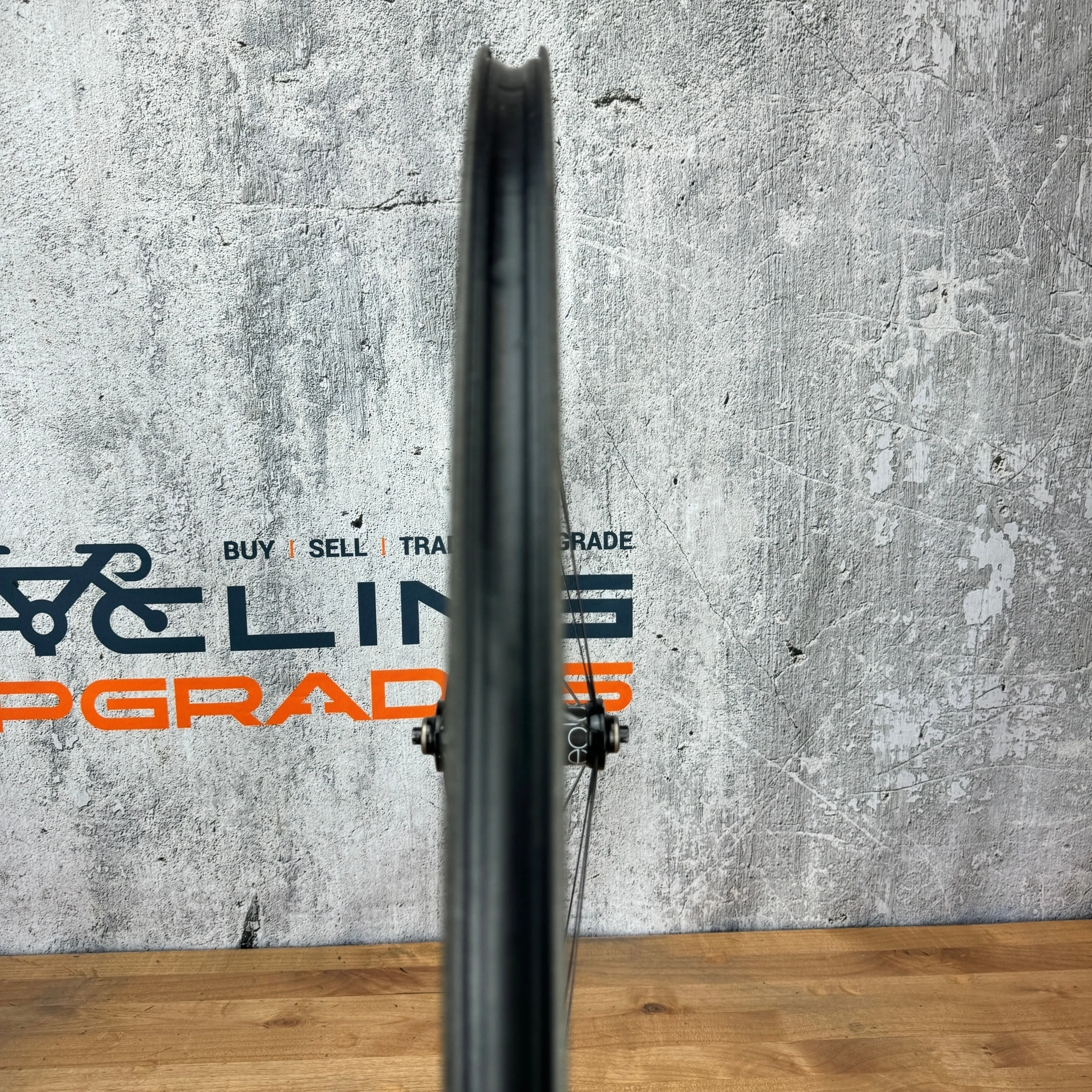 Bontrager Aeolus 3/5 Carbon Tubeless Rim Brake Staggered Wheelset 700c 1413g