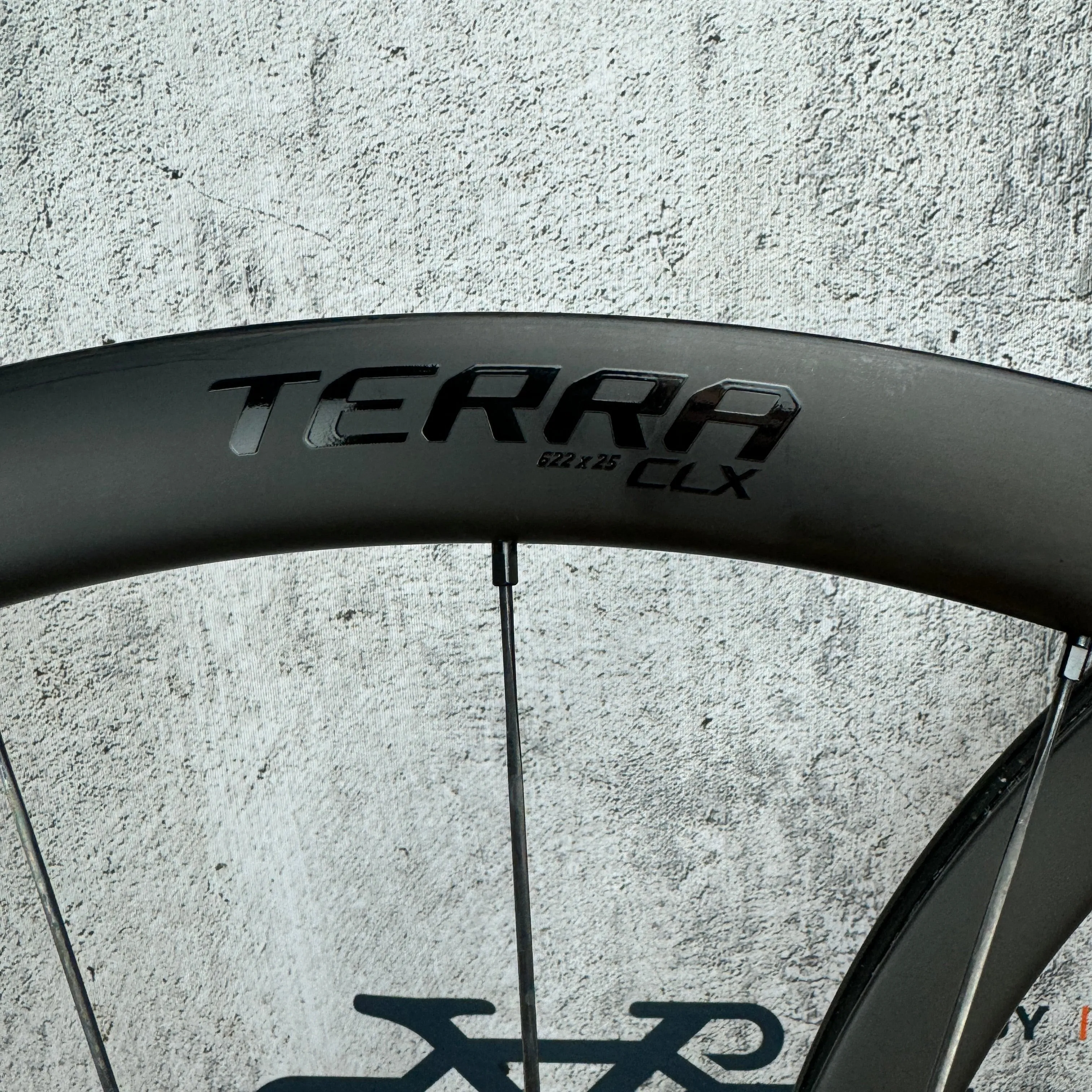Low Mile! Roval Terra CLX Carbon Tubeless Disc Brake Gravel Wheelset 700c 1316g