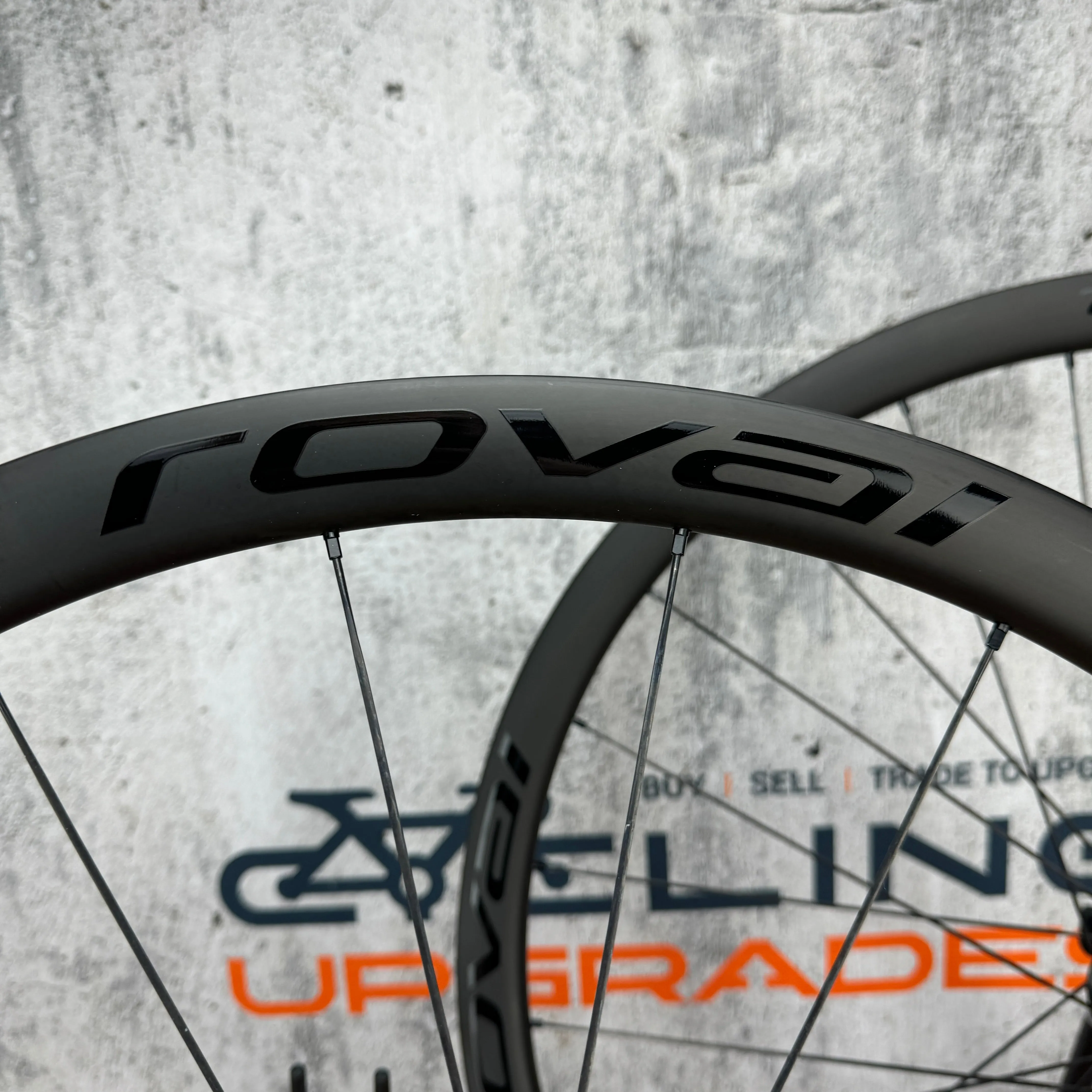 Low Mile! Roval Terra CLX Carbon Tubeless Disc Brake Gravel Wheelset 700c 1316g