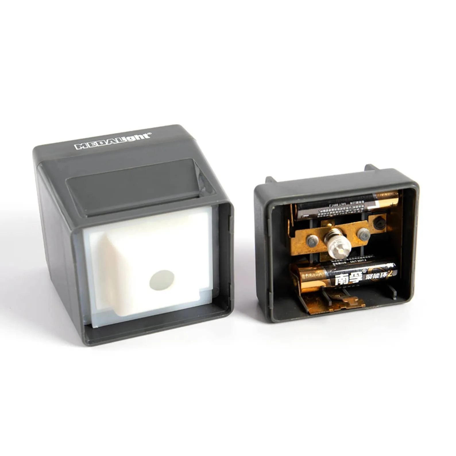 Medalight SV-2 35mm, 2x2 LED Compact Slide Viewer -2x Magnification