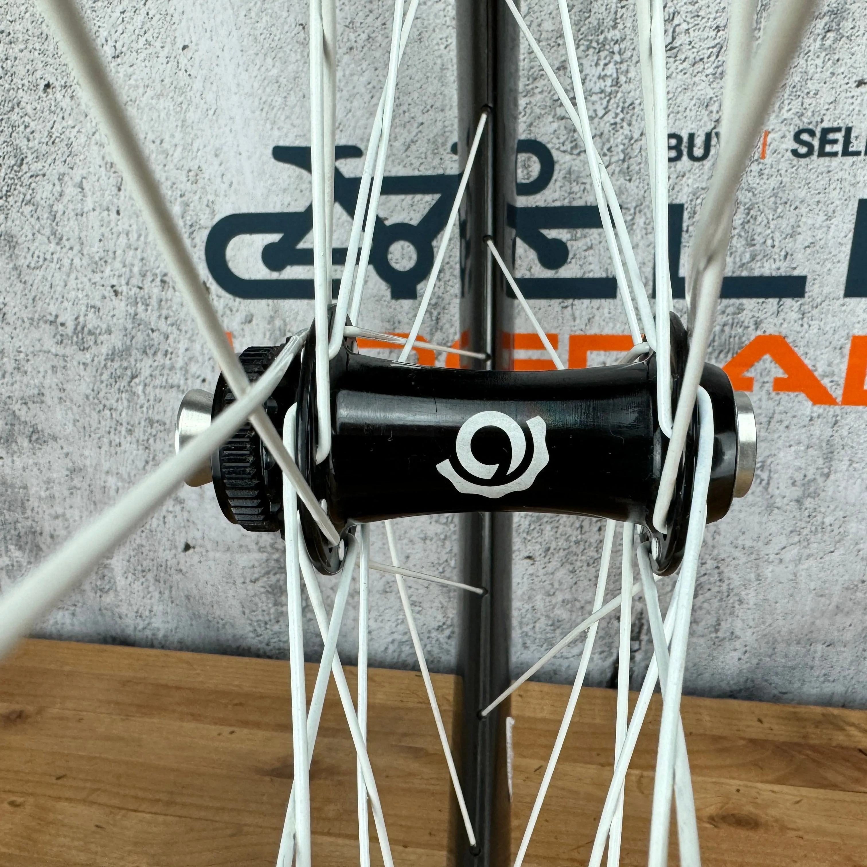Mint! HED Vanquish RC6 Performance Carbon Tubeless Disc Wheelset Industry Nine Hubs