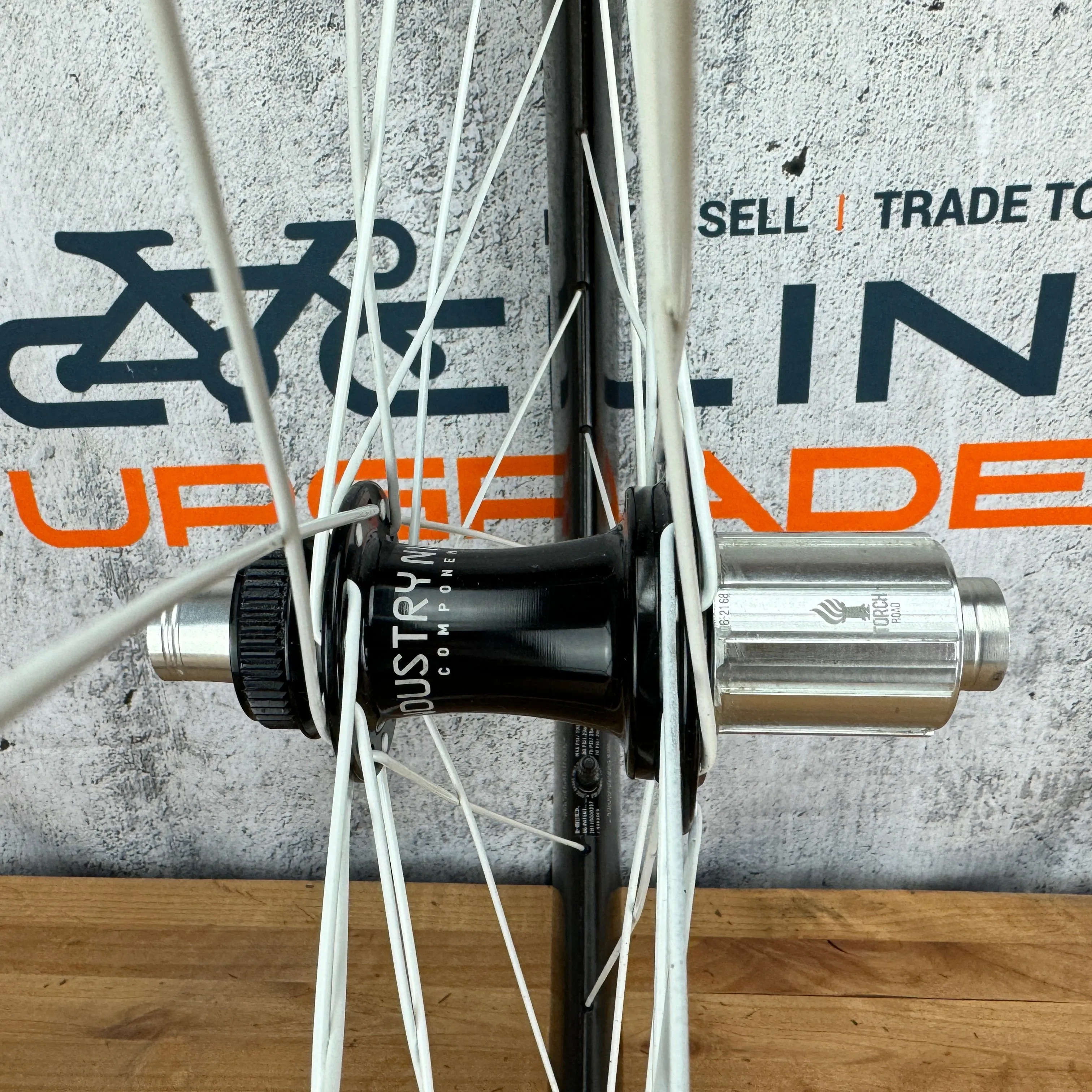 Mint! HED Vanquish RC6 Performance Carbon Tubeless Disc Wheelset Industry Nine Hubs
