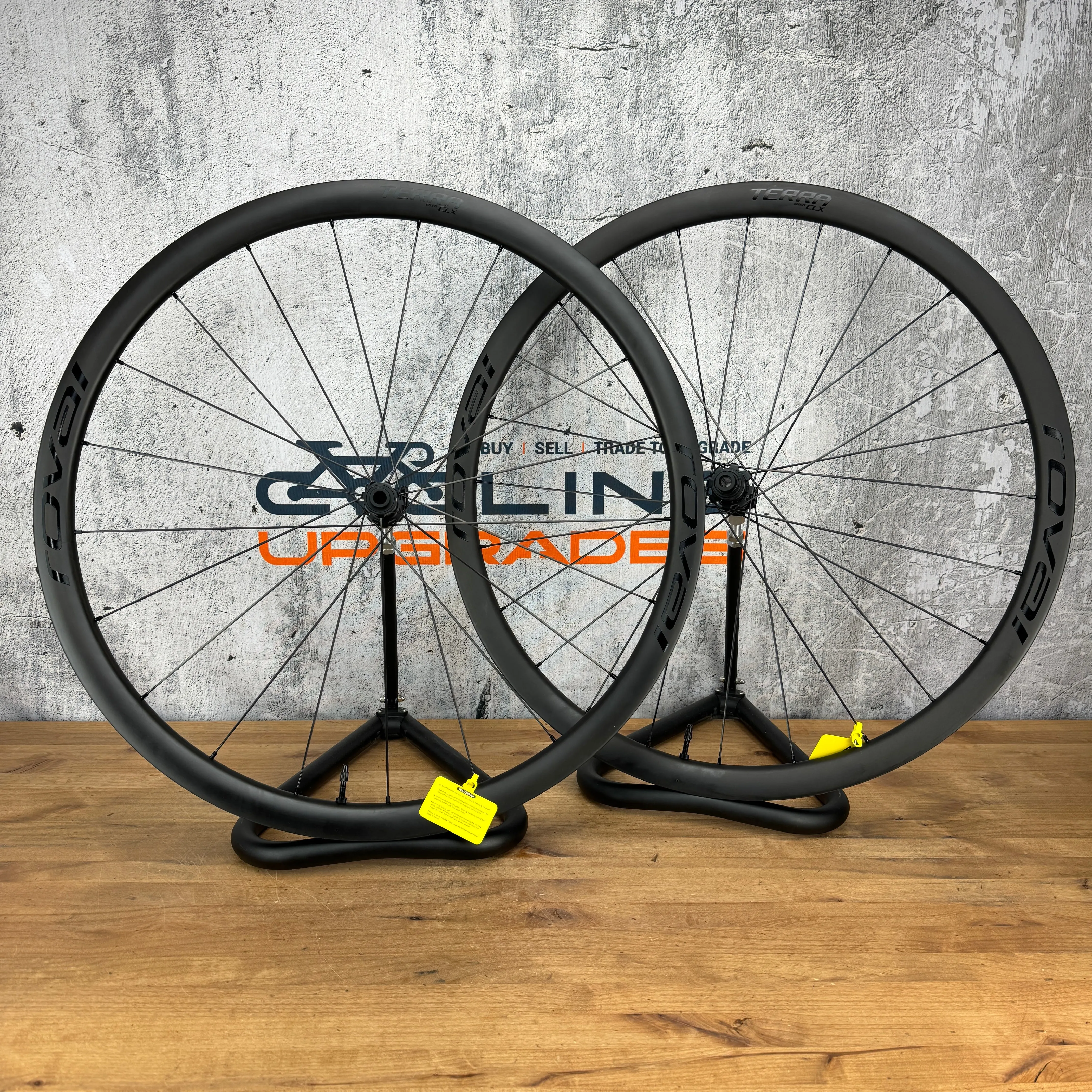 New! 2025 Roval Terra CLX II Carbon Tubeless Gravel Disc Wheelset DT 180 Ceramic