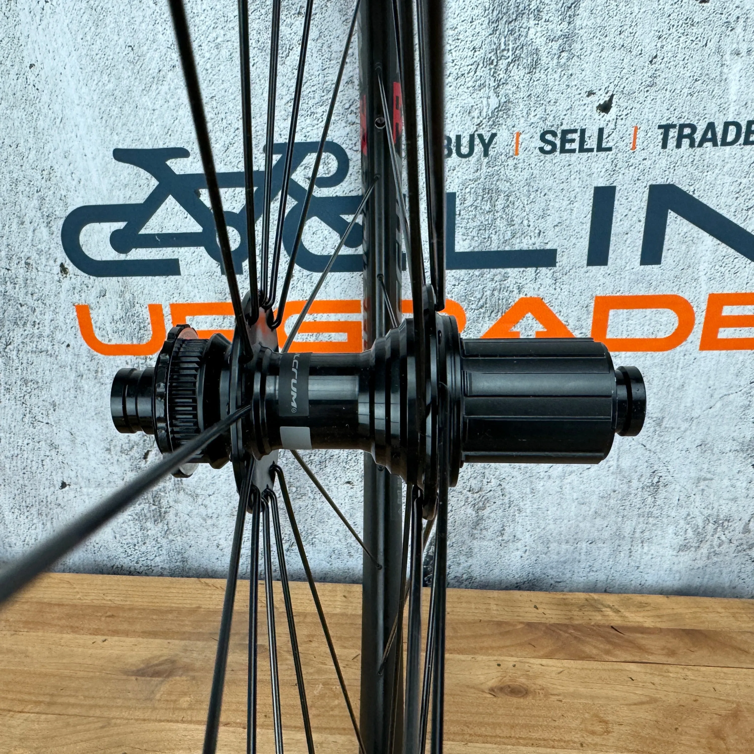New Takeoff! Fulcrum Rapid Red 900 Alloy Tubeless Disc Wheelset 700c 2038g