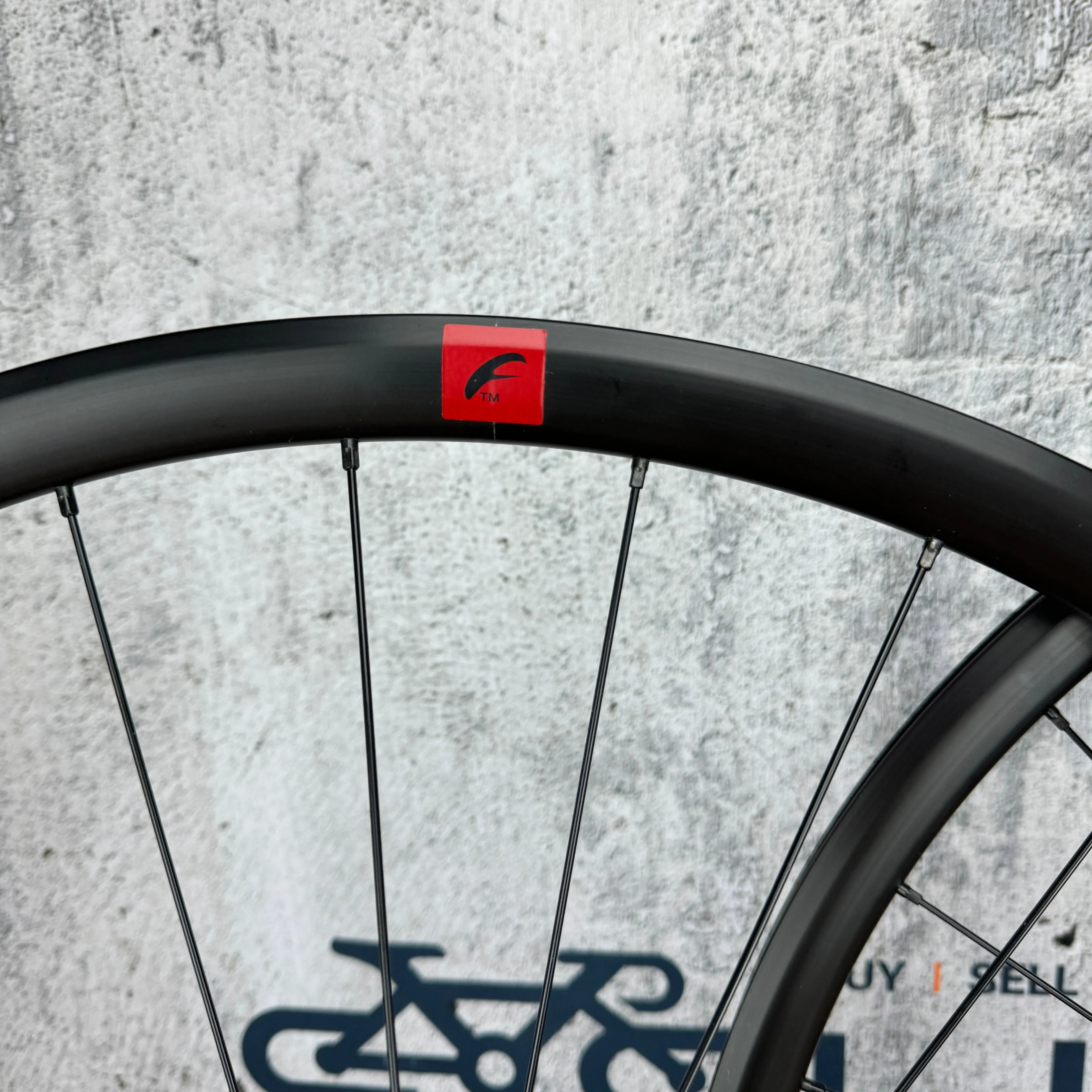 New Takeoff! Fulcrum Rapid Red 900 Alloy Tubeless Disc Wheelset 700c 2038g