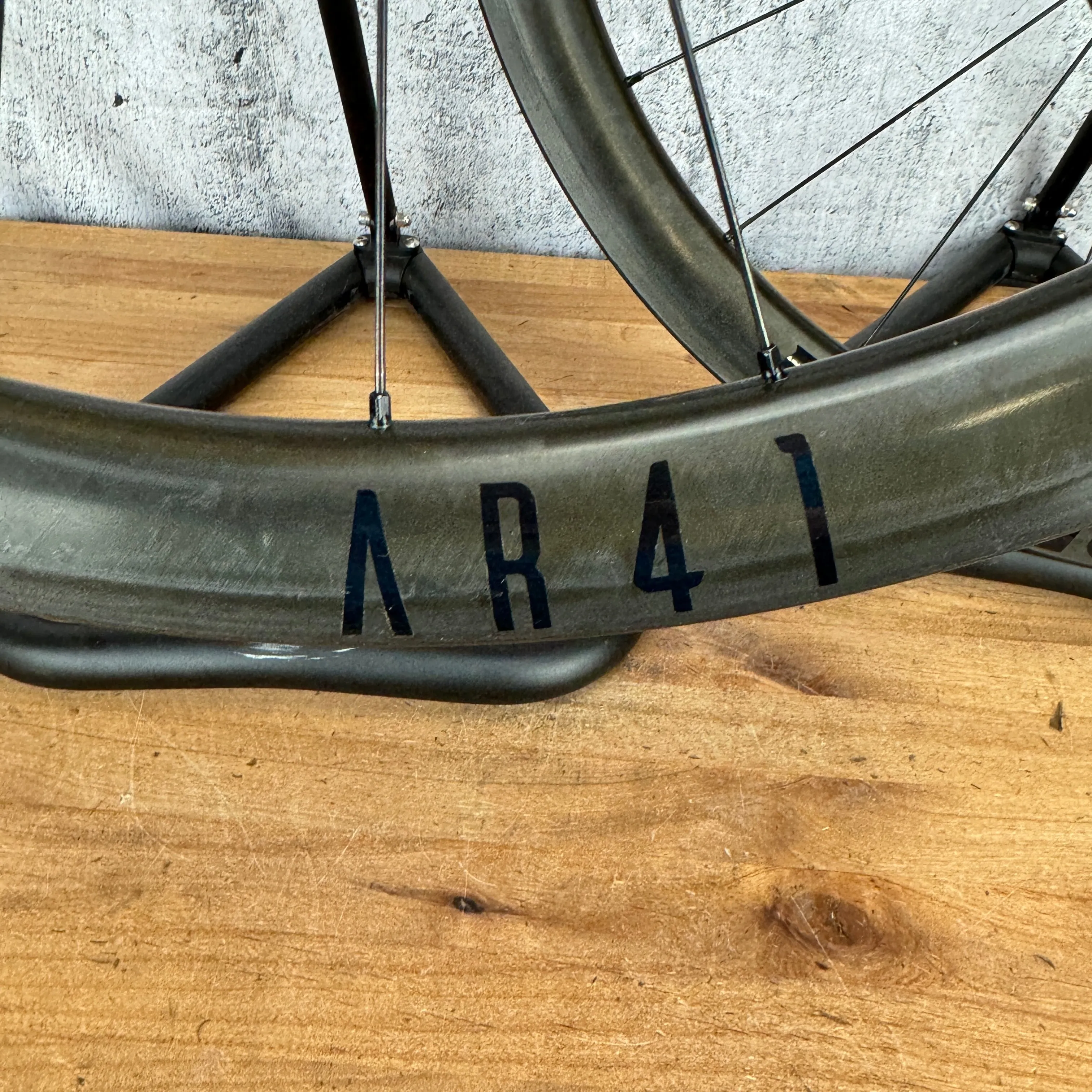 Reynolds AR41 Carbon Tubeless Center Lock Disc Brake Wheelset 700c 1639g