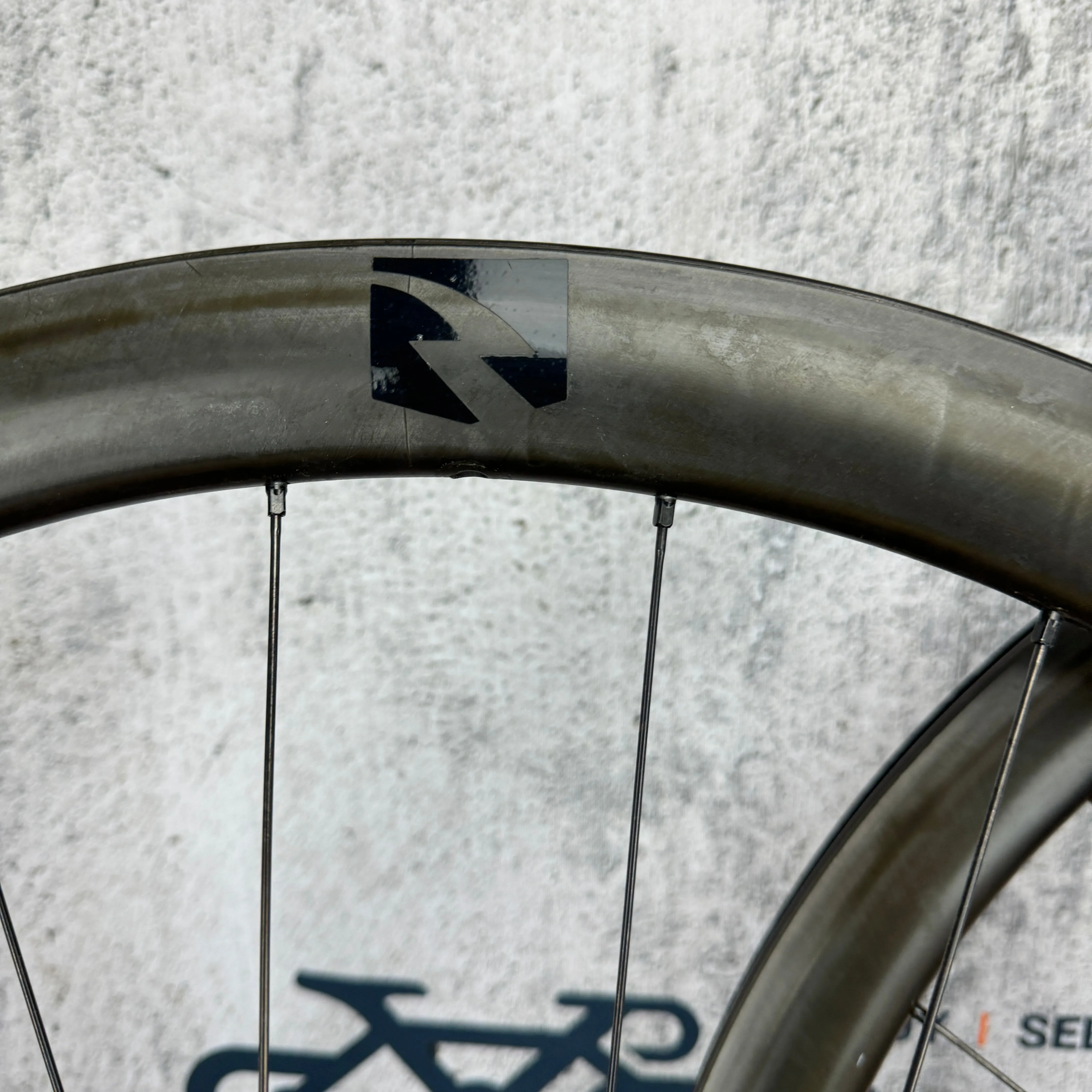 Reynolds AR41 Carbon Tubeless Center Lock Disc Brake Wheelset 700c 1639g