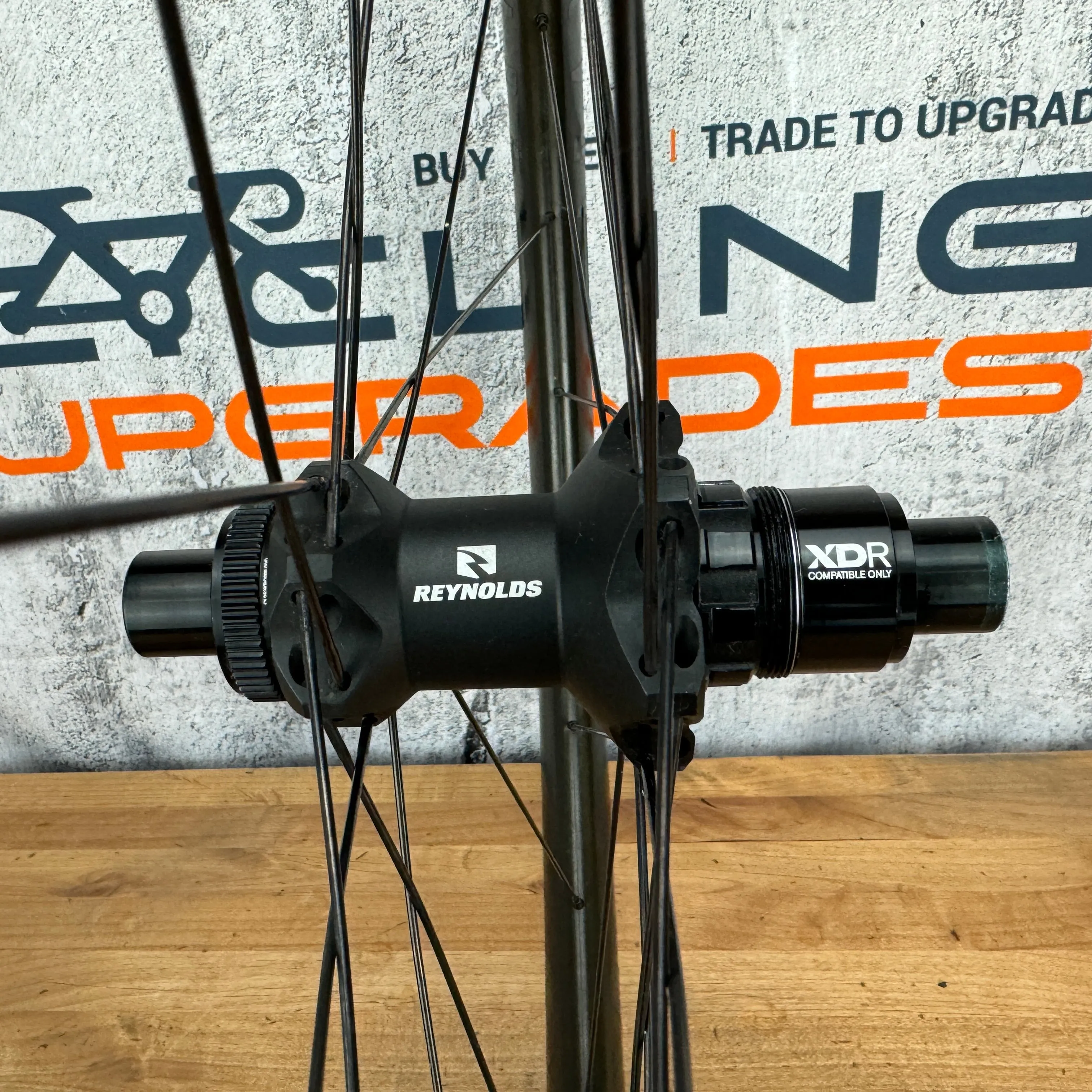 Reynolds AR41 Carbon Tubeless Center Lock Disc Brake Wheelset 700c 1639g