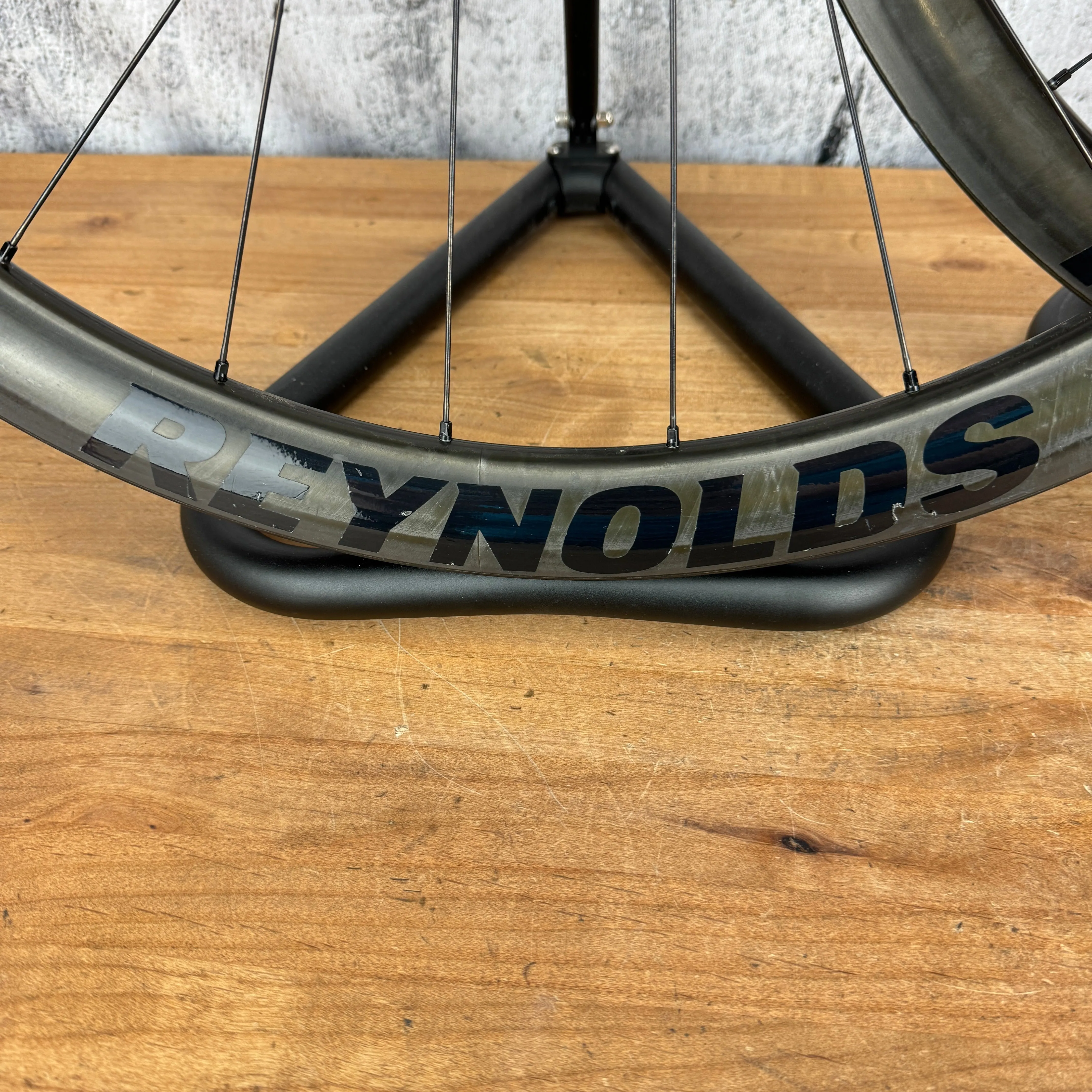 Reynolds AR41 Carbon Tubeless Center Lock Disc Brake Wheelset 700c 1639g