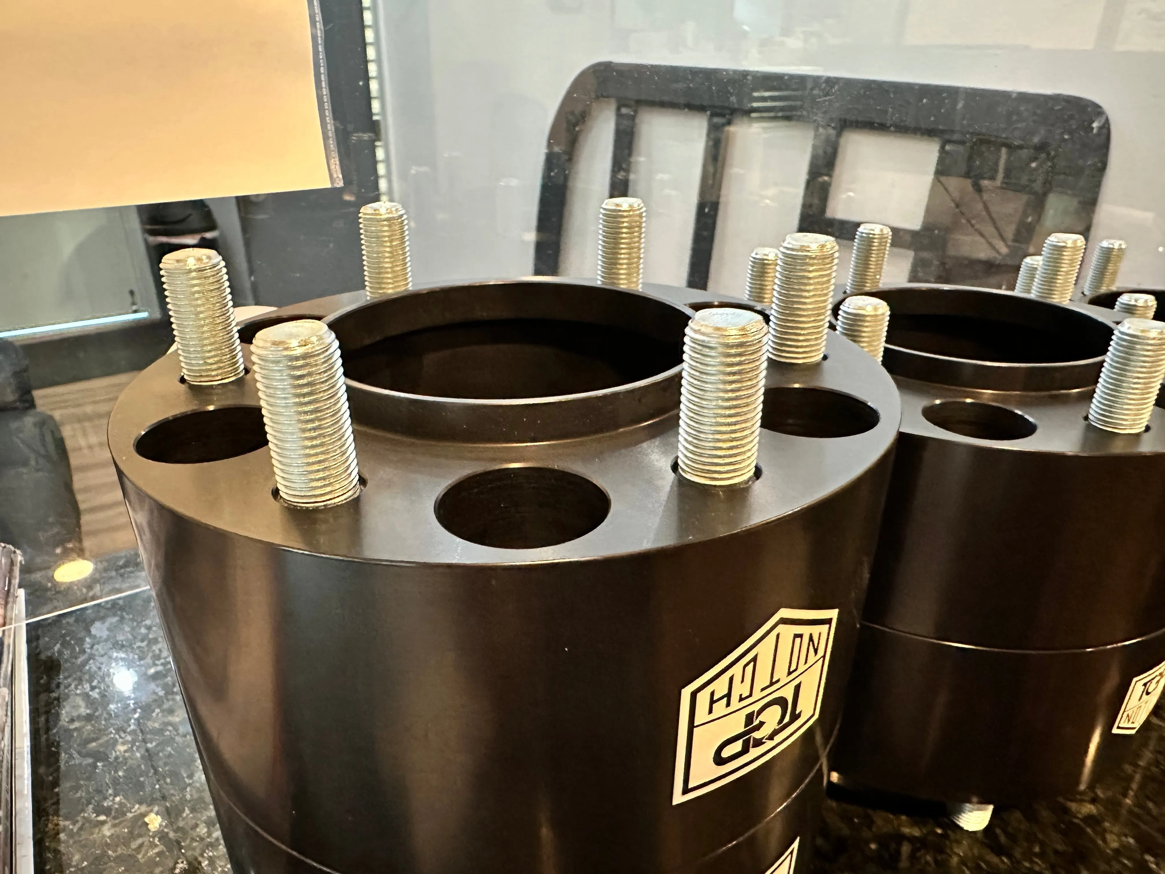TOP NOTCH 96-23 TACOMA 96-23 4RUNNER TO 2022-UP TUNDRA WHEEL ADAPTERS 2.5'' -PT# TNA2.5TACOTOTUNPR (D3)