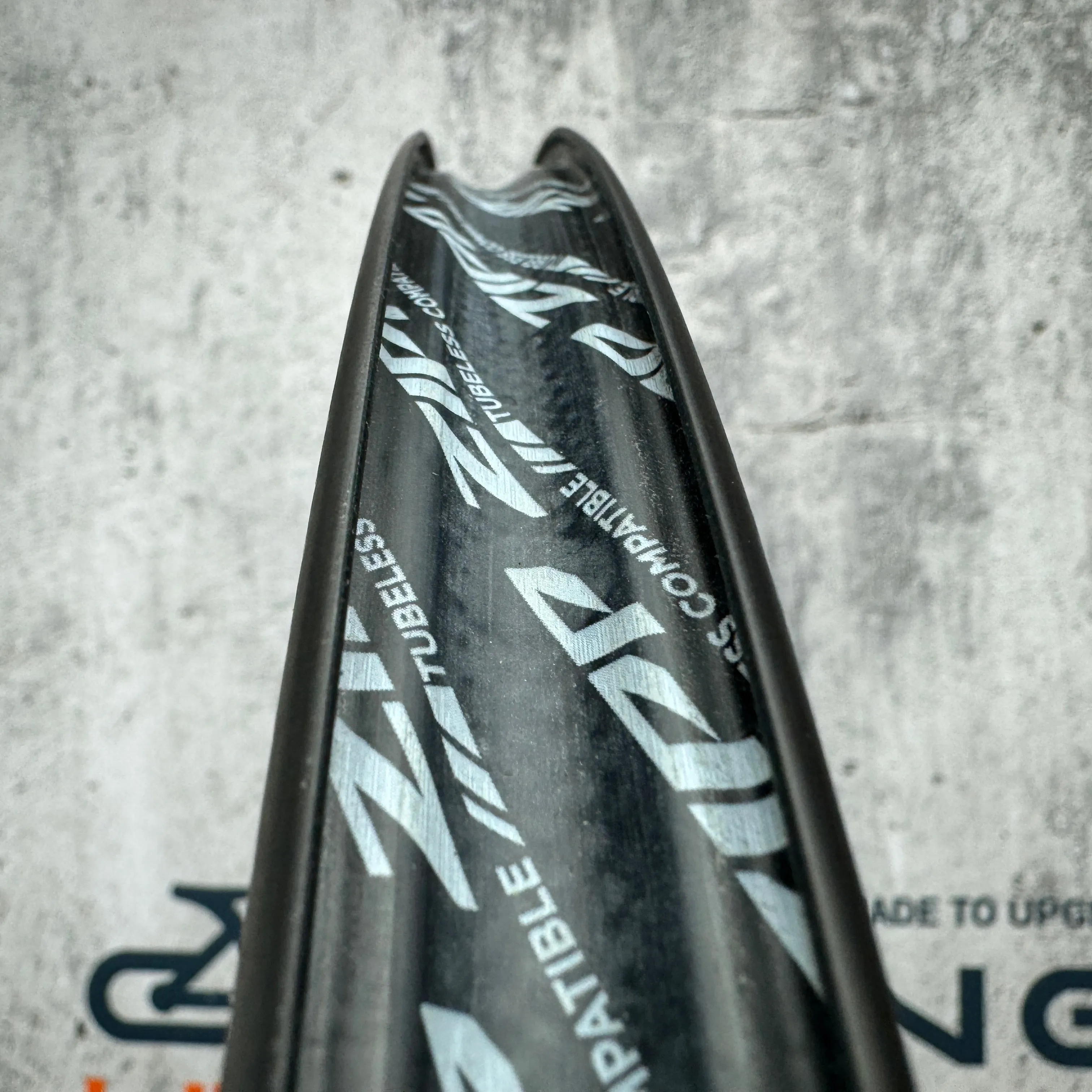Zipp 303 NSW Carbon Showstopper Tubeless Wheelset 700c Rim Brake 1524g
